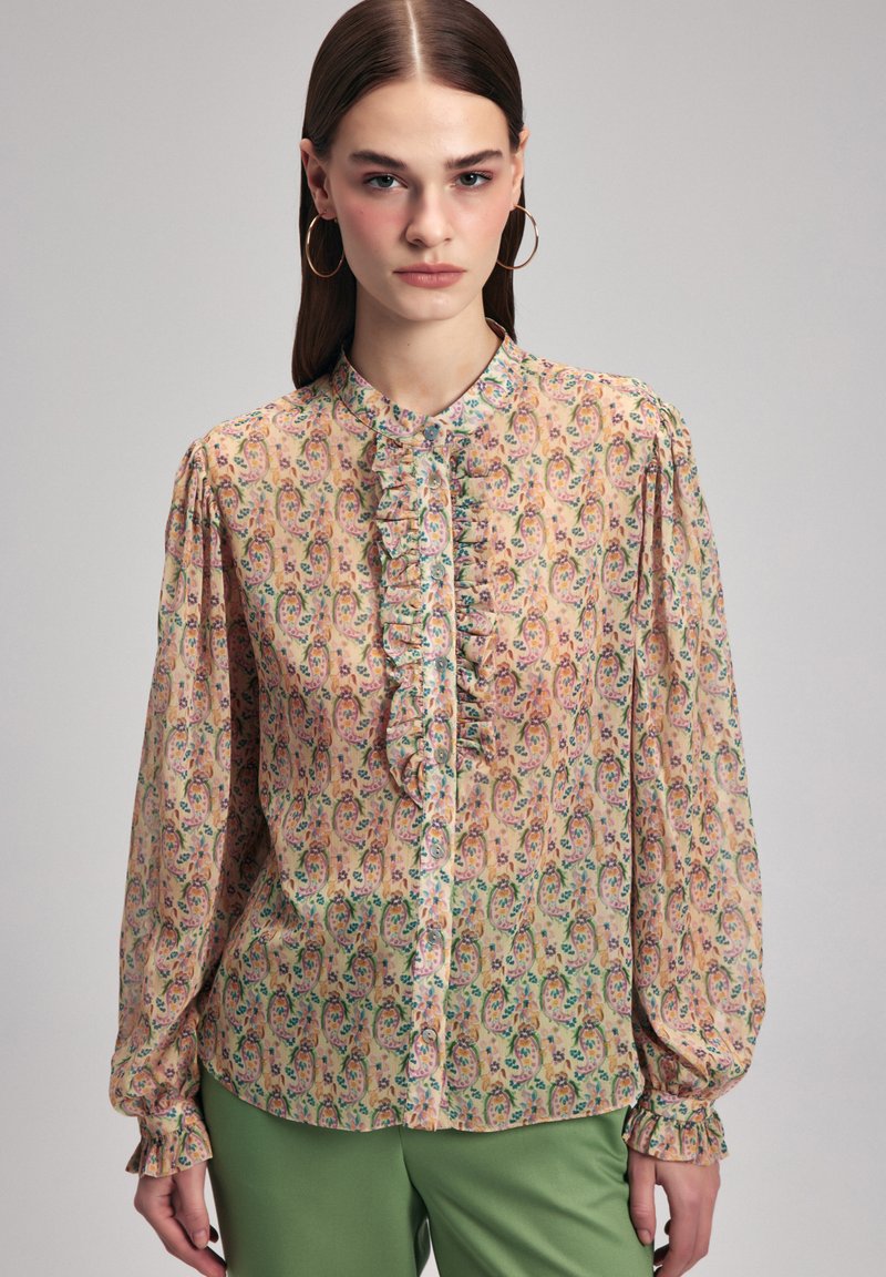 Yellow Collar Zigzag Button Down Blouse Cuffed main image 0