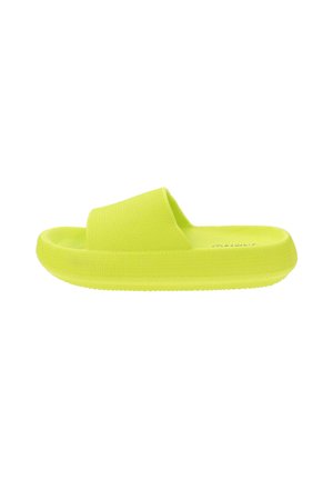 Infradito giallo brillante con tomaia texture e suola in gomma spessa. Presenta una fascia ampia e un design a punta tonda.