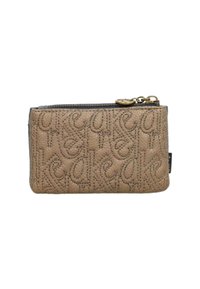 Beige leren portemonnee met een gegraveerd "cake"-patroon, ritssluiting en gouden accenten. Gelaagde oppervlak met een subtiele glans. Compact rechthoekige vorm.