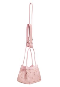 Borsa a tracolla intrecciata in pelle rosa con due manici superiori, dal design affusolato e texture liscia. Il design presenta una finitura minimalista e senza giunture.