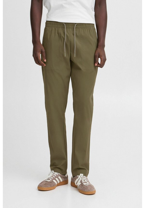 BHEDGAR - Tracksuit bottoms - olive night