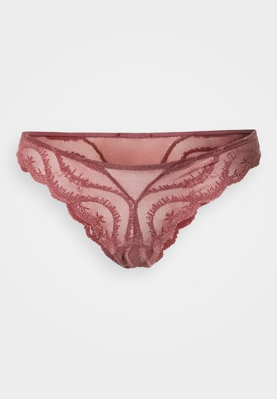 Burgundsko čipkasto tangice z cvetličnimi vzorci, fine mrežaste teksture in valovitimi robovi. Oblikovane za nežni, prefinjen videz.