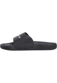 Zwarte slidesandalen met een brede band, een getextureerde rubberen zool en een gemusterd voetbed. Heeft een logo op de band.