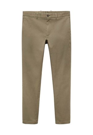 Pantalones khaki ajustados, confeccionados en un material suave y transpirable. Cuentan con cierre de botón, pasadores para cinturón y bolsillos en la parte delantera y trasera.