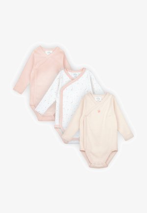 Drie babyrompertjes met lange mouwen in zachtroze, wit met sterpatronen, en roze gestreept met sterdetail, plat neergelegd op een witte achtergrond.