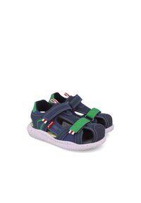 Sandalias abiertas de punta en azul y verde con correas ajustables, suela de goma texturizada y detalles de costura reforzada.