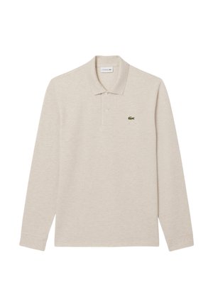 Polo a maniche lunghe in cotone beige chiaro, caratterizzata da un logo Lacoste verde sul petto sinistro e un collo classico.