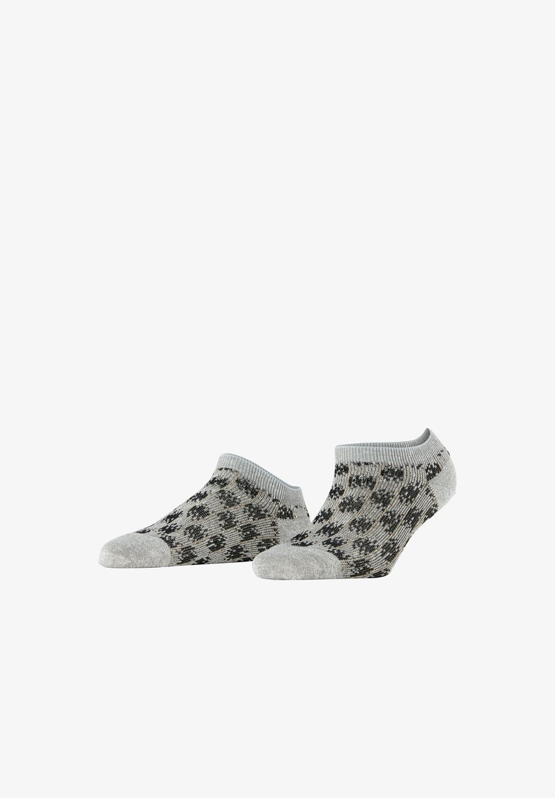 Paire de chaussettes grises montantes avec un motif léopard en noir et gris foncé sur fond blanc.