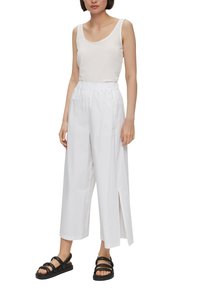 s.Oliver BLACK LABEL Stoffhose - weiß