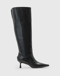 Stivali neri in pelle al ginocchio con punta appuntita e tacco a stiletto, caratterizzati da una tomaia senza cuciture e una finitura lucida e raffinata.