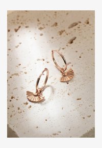 Non sélectionné, rose gold-coloured