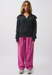 Authentic Cashmere KARMA - Strickpullover - mottled carbon