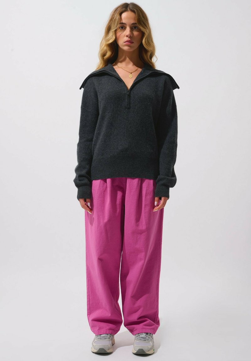 Authentic Cashmere Trui zwart