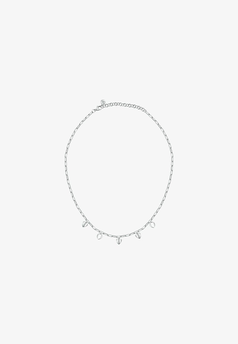 Collana in argento con anelli allungati e cinque pendenti a forma di goccia che pendono dalla catena.