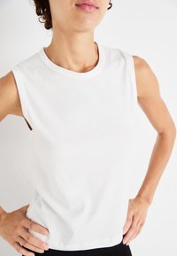 Weekday FITTED TANK 2 PACK  - Top - white/black