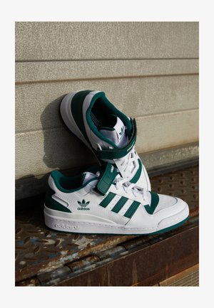 adidas Originals FORUM LOW UNISEX - Športni copati - white/collegiate green/white