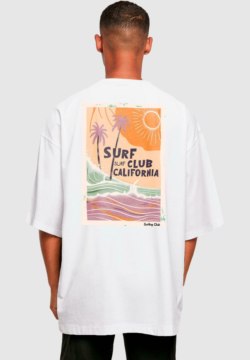 Merchcode SURF CLUB CALIFORNIA HUGE - Marškinėliai su spaudiniu - white