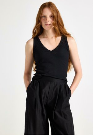Top - black