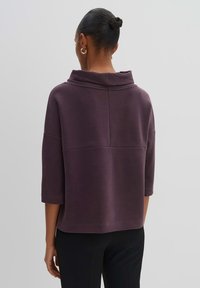 someday. UMIKA - Sweater - plum