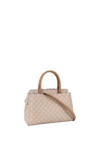 Borsa beige con superficie a motivo, manici in pelle marrone e tracolla rimovibile. Dettagli in metallo argentato e chiusura con zip.