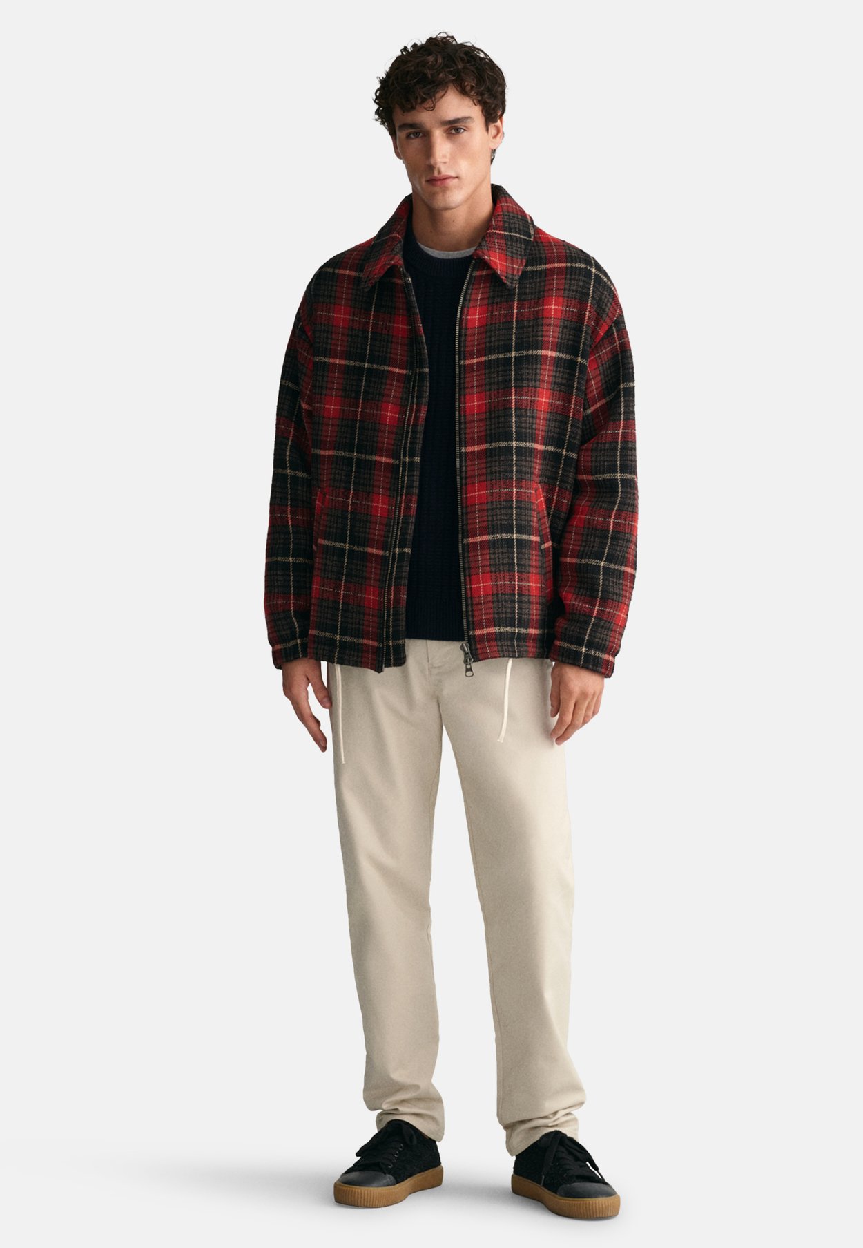 REGULAR FIT