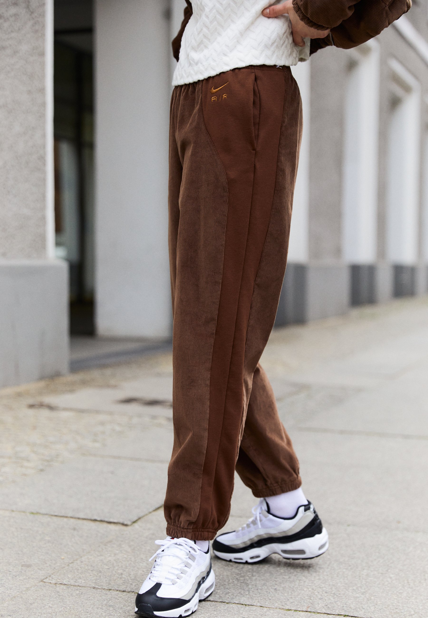 Nike Sportswear Jogginghose brown ale brown/braun Zalando