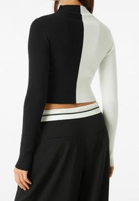 Bershka Pullover - black