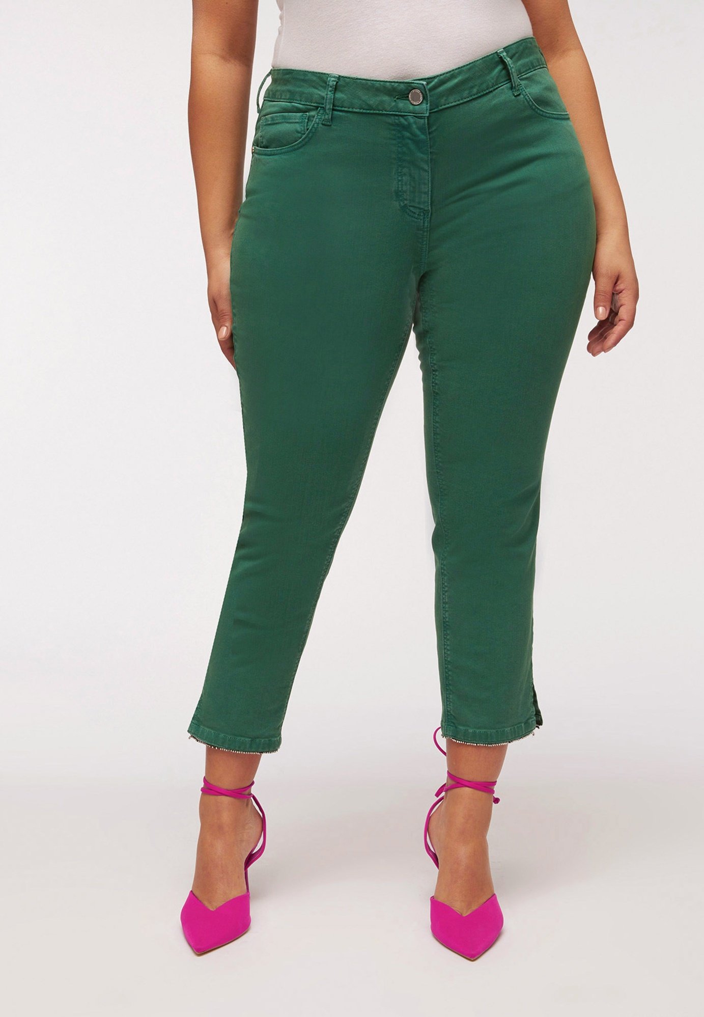 Fiorella Rubino CAPRI CON RICAMO AL FONDO - Pantaloni - verde - Zalando.it