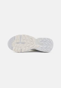 Tommy Hilfiger WOMENS TRAIL RUNNER - Joggesko - ancient white
