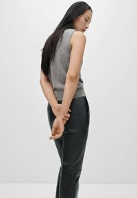Mango Top - mottled grey