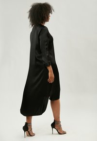 Maison Form'elle Vestido informal - black