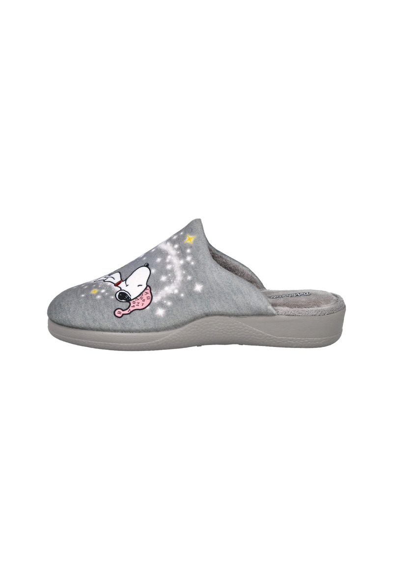 Zapatilla deslizante suave en color gris con Snoopy usando un gorro de dormir rosa, rodeado de estrellas y destellos, y con una suela acolchada.