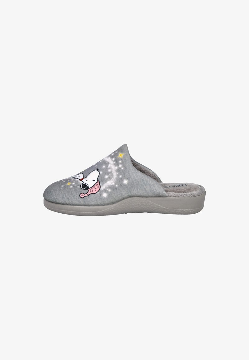 Zapatilla deslizante suave en color gris con Snoopy usando un gorro de dormir rosa, rodeado de estrellas y destellos, y con una suela acolchada.