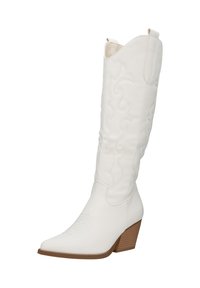 Botas de cowboy blancas de cuero, con punta afilada, costuras decorativas y un tacón marrón texturizado.
