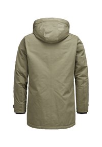 Olivgrüne Kapuzenjacke mit glatter Textur, midilanger Passform und elastischen Bündchen. Keine sichtbaren Logos oder auffälligen Details.