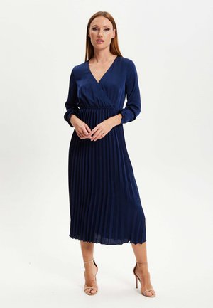 WITH PLEAT DETAILS - Day dress - blue