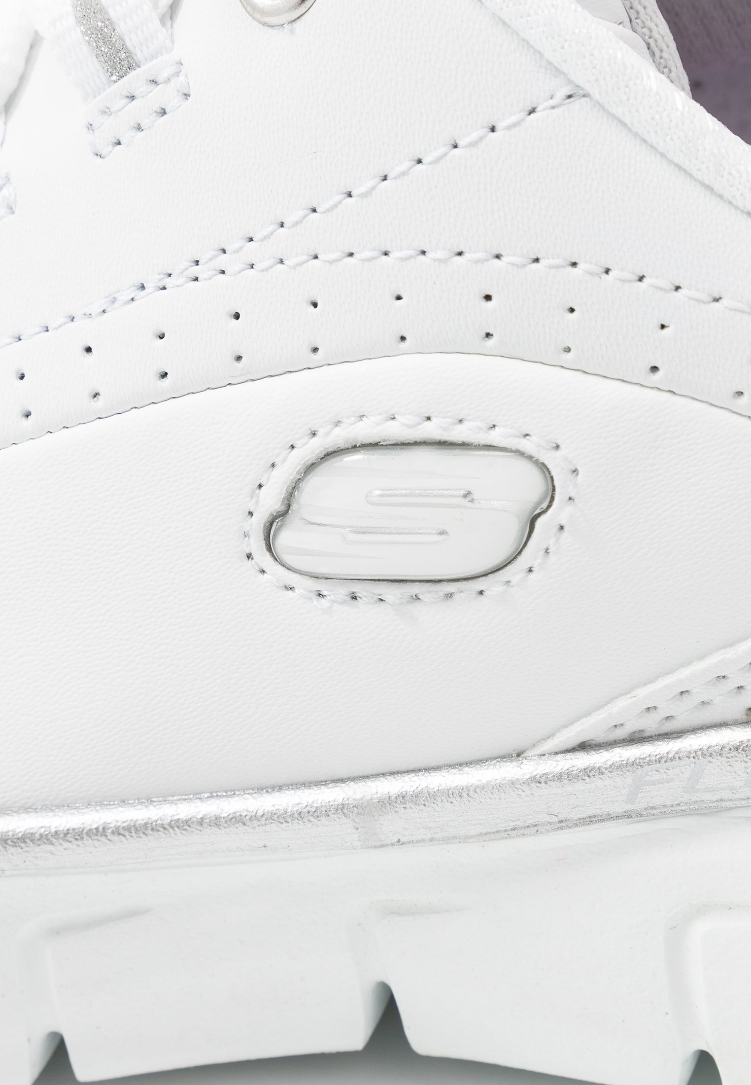 Skechers Wide Fit SYNERGY - Joggesko - white Skechers Wide Fit SYNERGY - Joggesko - white