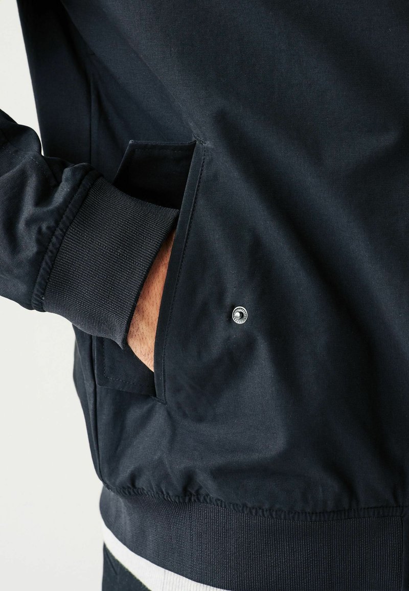 Blouson Bomber NEXT Pour Garçon - Rayé Bleu Marine - Taille 12 Ans (hauteur 152 Cm) - Occasion Très Bon état