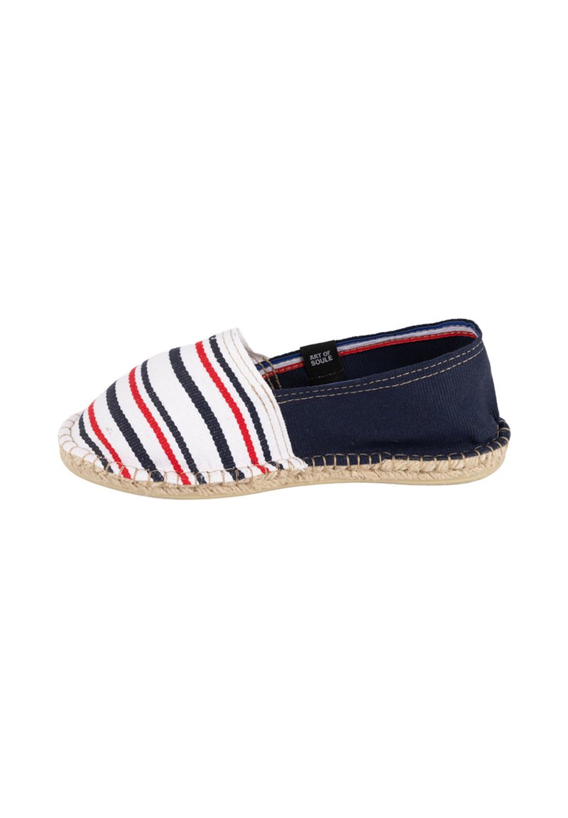 Chaussure espadrille à enfiler avec talon bleu marine, bout blanc orné de rayures rouges et bleu marine, et semelle en jute tressé.
