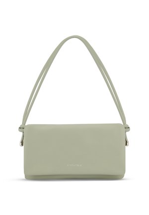 Sac bandoulière rectangulaire en cuir vert clair avec double fine bandoulière et nom de marque subtil "EXPATRIE" embossé sur le devant.