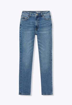 Jean en denim bleu clair, coupe droite ; doté de cinq poches, d'une fermeture éclair à l'avant et d'un bouton, avec un léger délavage sur l'ensemble.