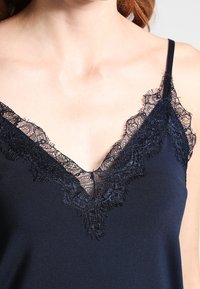 Rosemunde STRAP - Top - dark blue