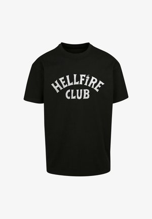 Maglietta di cotone nera con maniche corte, con grafica curva bianca "HELLFIRE CLUB" stampata sul petto.