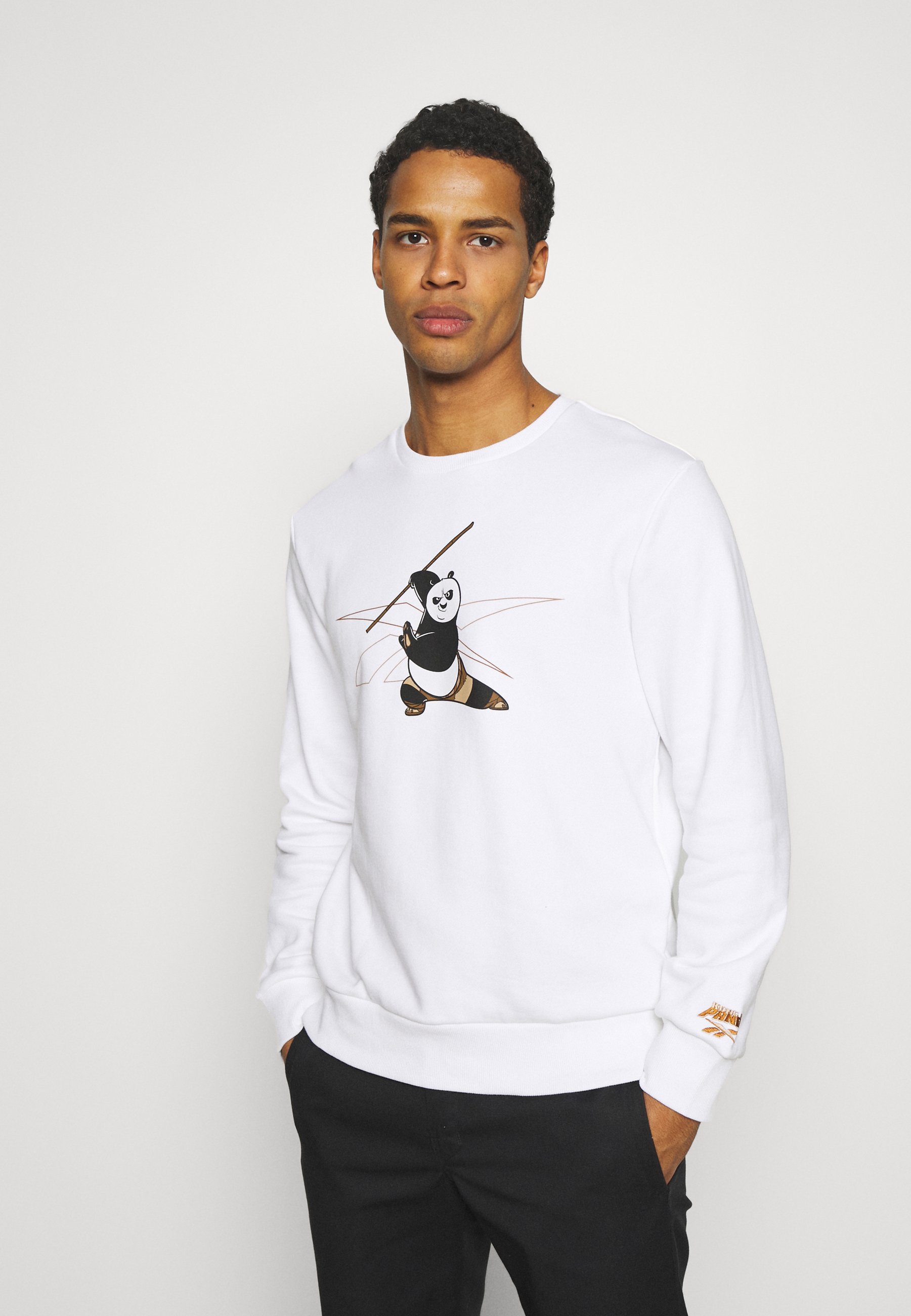 Reebok Classic KUNG FU PANDA CREW SWEATSHIRT - Sudadera - white/blanco -  Zalando.es