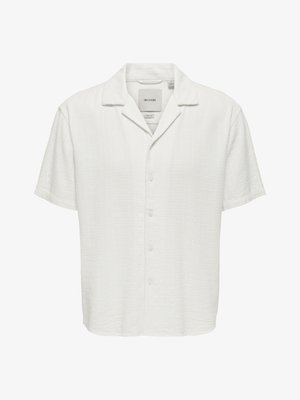 Biała koszula z krótkim rękawem na guziki, z kołnierzem camp i teksturowaną tkaniną, z metką "Only & Sons" wewnątrz kołnierza.