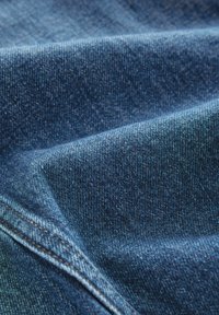 Unselected, dark blue