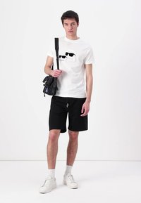 Thumbnail Image 2
