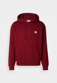 BADGE HOODIE - Bluză de molton - renaissance red