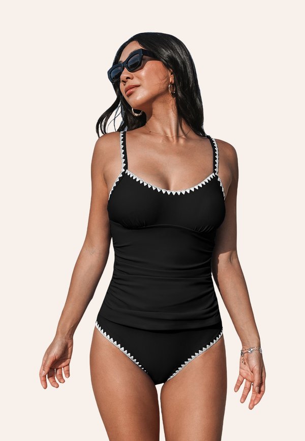 SET CHIC MONOCHROME TANKINI WITH GEOMETRIC TRIM - Bikini