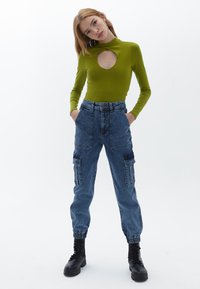 OXXO WITH CUTOUT DETAIL - Langærmet T-shirt - golden cypress